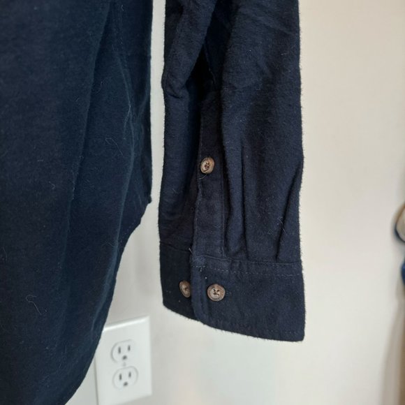 Eddie Bauer Navy Cotton Button Down Shirt - Size XL - Picture 6 of 6